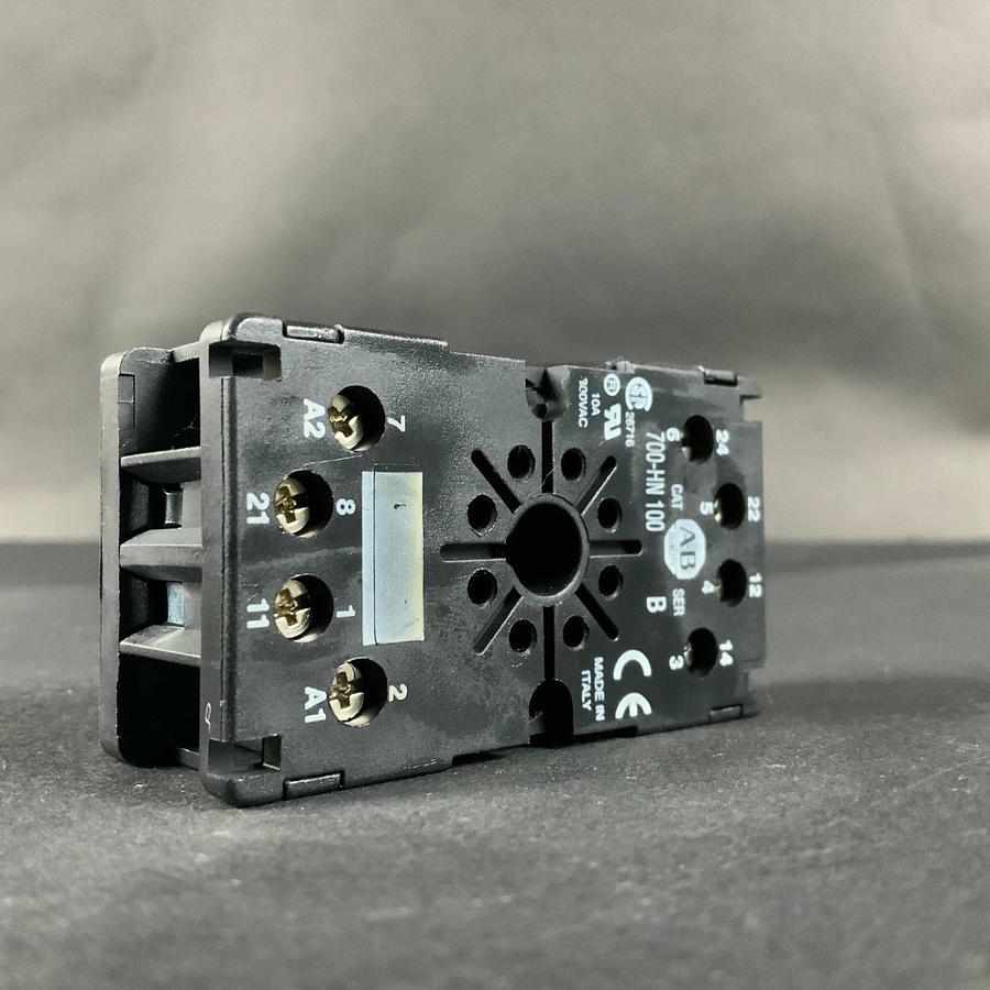 Used ALLEN BRADLEY 700-HN100 RELAY SOCKET ($7 OBO)