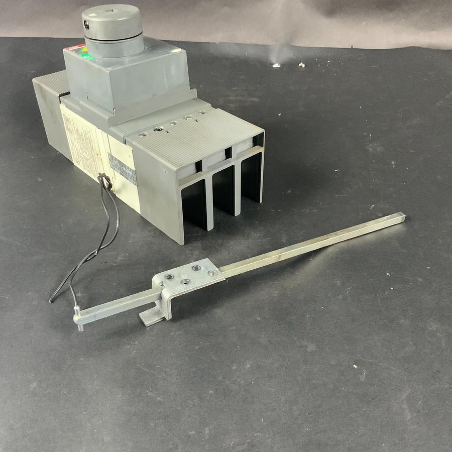 Used ABB TMAX T2H100 SWITCH CIRCUIT BREAKER ($60 OBO)