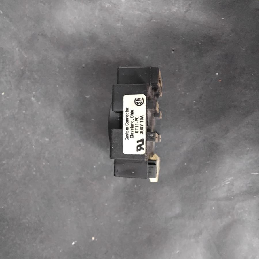 Used CUSTOM CONNECTOR 0T11-PC RELAY SOCKET ($9 OBO)