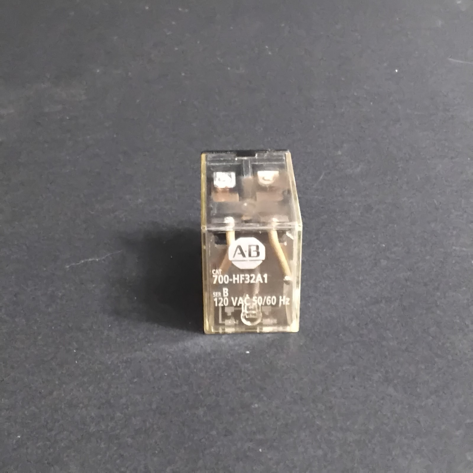 Used ALLEN BRADLEY 700-HF32A1 RELAY ($9.50 OBO)