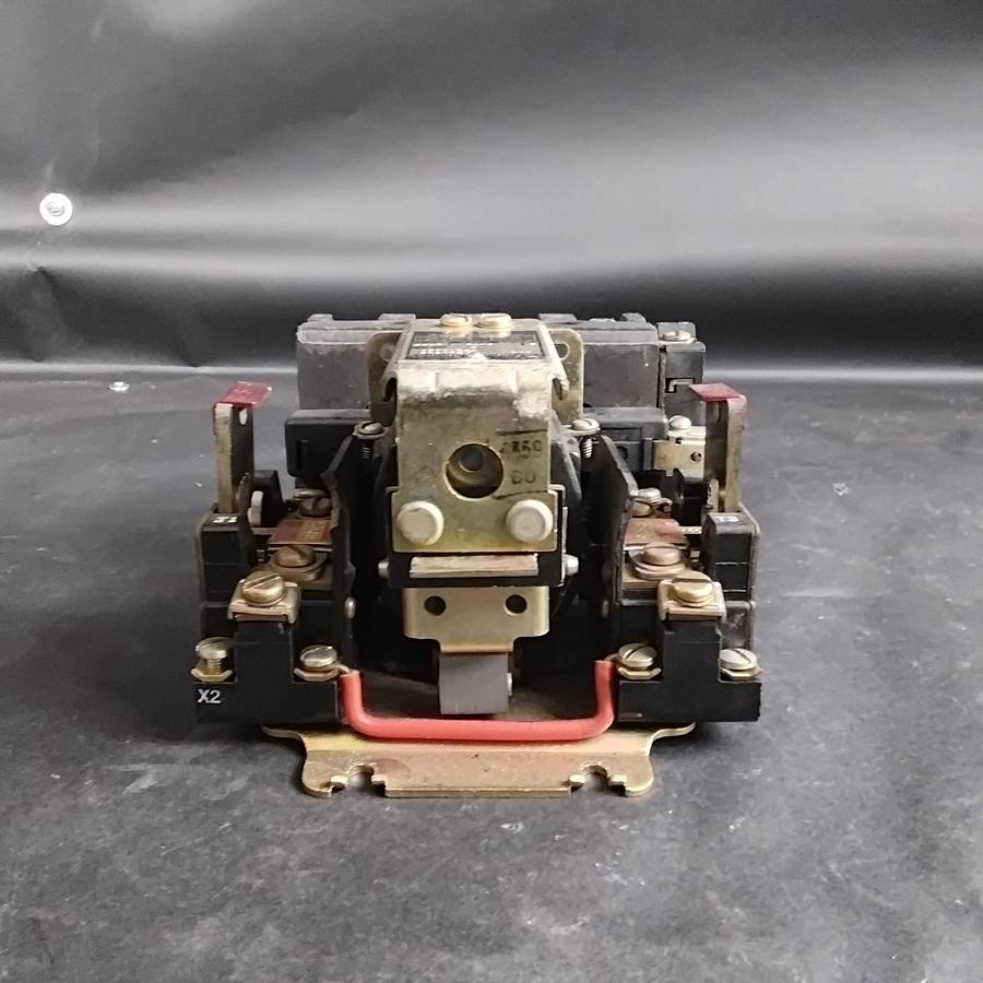 Used SQUARE D 8536 TYPE C0-3 MOTOR STARTER ($40 OBO)