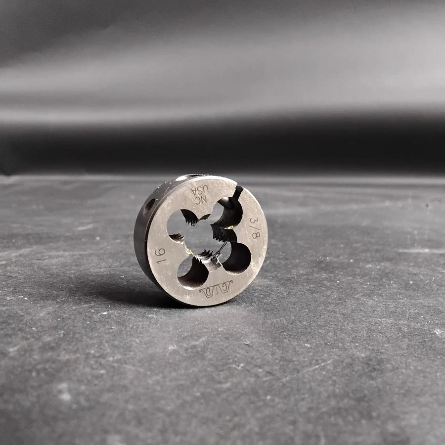 Used GREENFIELD INDUSTRIES 3/8 16NC DIE ($10 OBO)