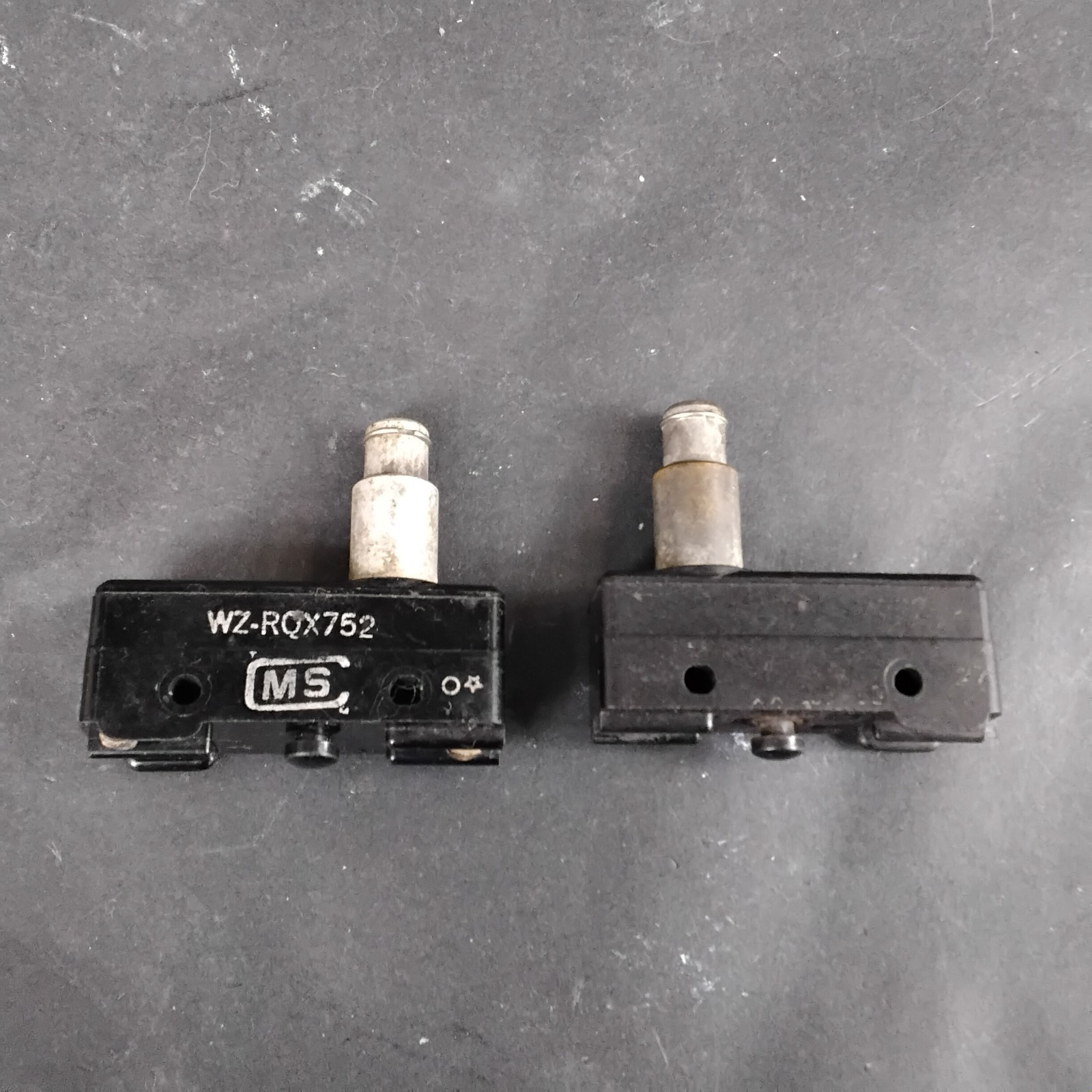 Used HONEYWELL WZ-RQX752 MICROSWITCH - GROUP OF 2 ($14 OBO)