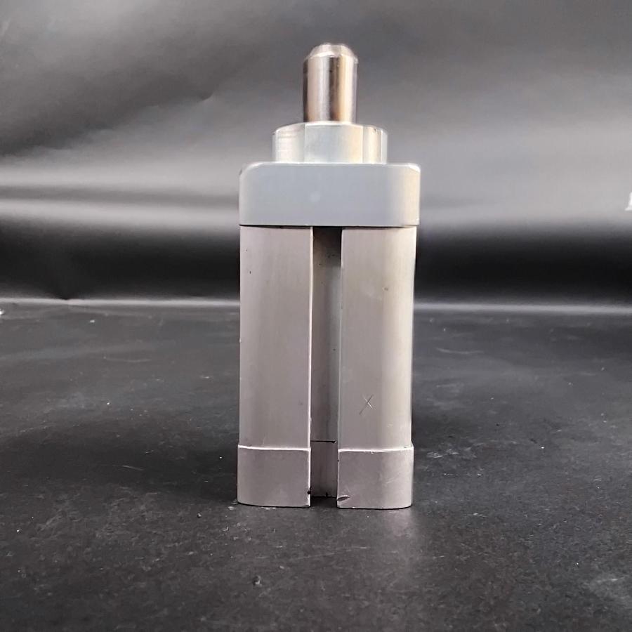 Used FESTO DFSP-20-15-PS-PA PNEUMATIC CYLINDER ($35 OBO)