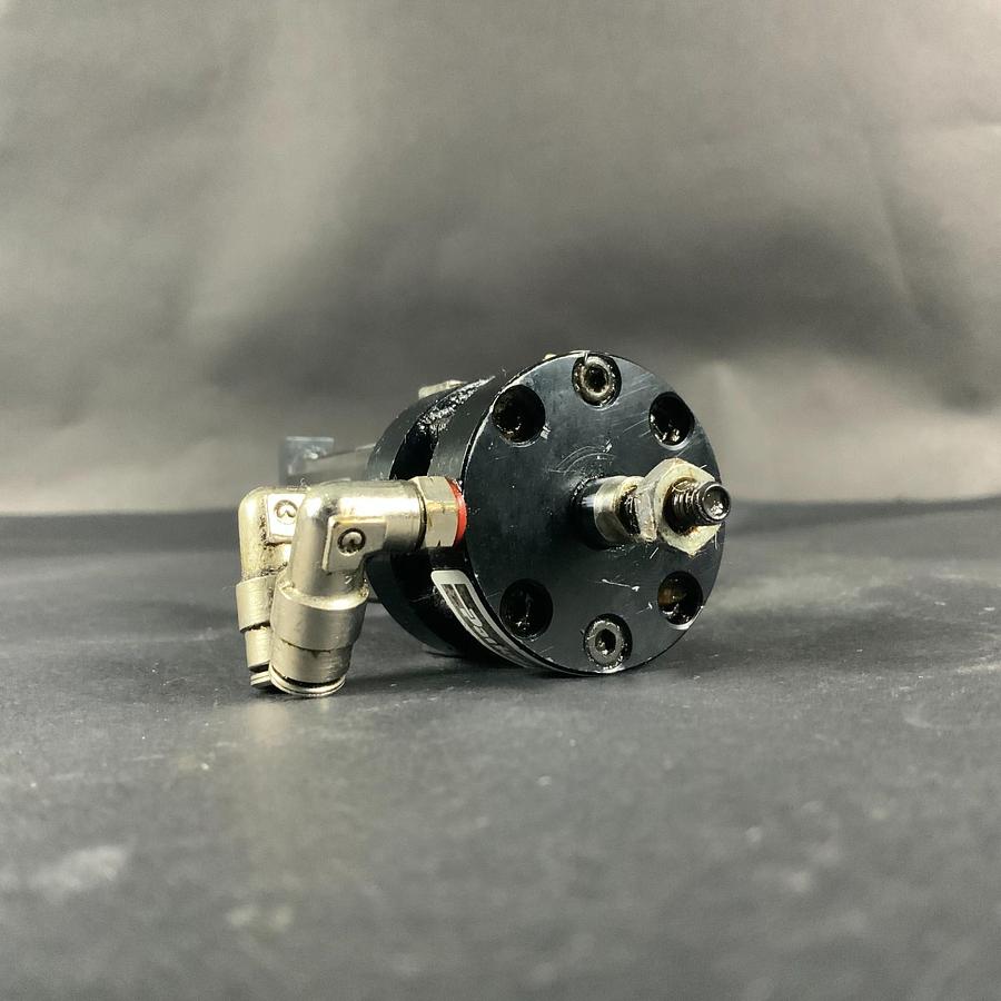 Used PARKER .75NLP40.50 PNEUMATIC CYLINDER ($45 OBO)