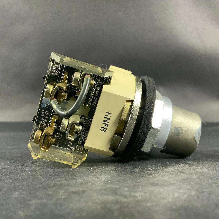 Used ALLEN BRADLEY 800T-J44 SELECTOR SWITCH ($35 OBO)