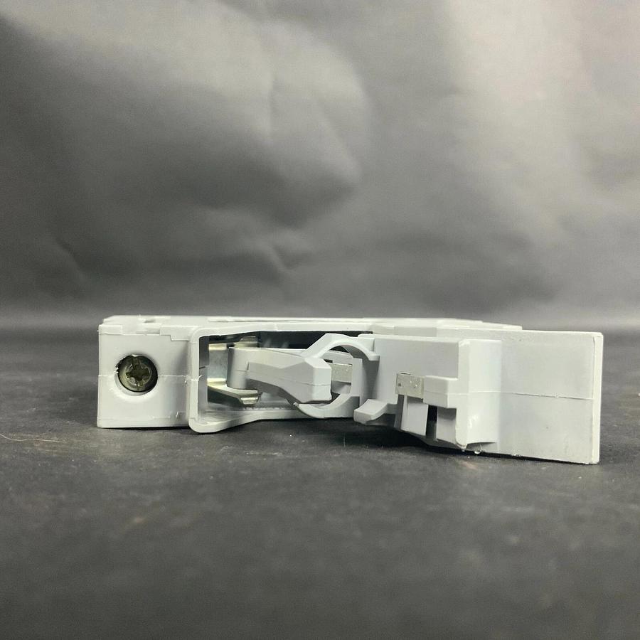 Used BUSSMANN CHCC1I FUSE HOLDER ($8 OBO)