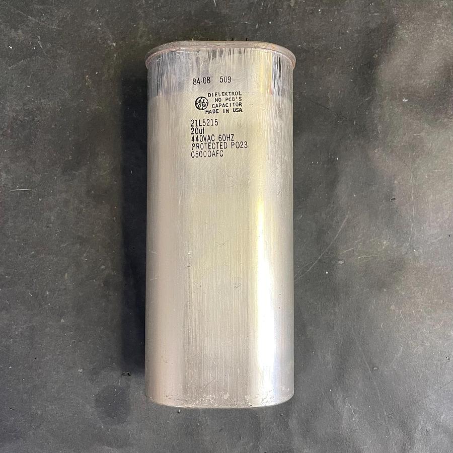 Used GENERAL ELECTRIC 21L5215 DIELEKTROL CAPACITOR - 20uf, 440VAC 60HZ