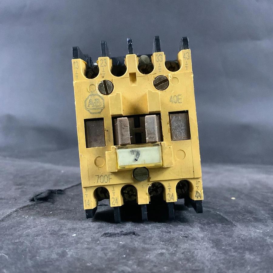 Used ALLEN BRADLEY 700-F400A2 B CONTACTOR ($35 OBO)