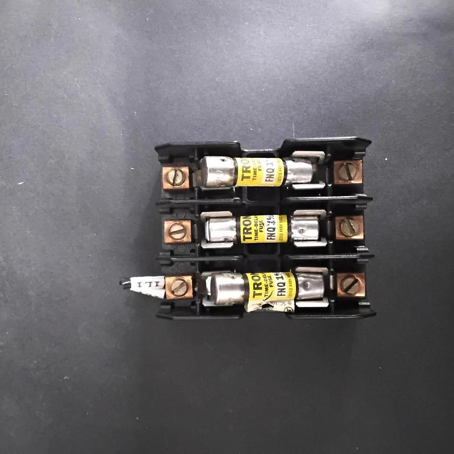 Used BUSSMAN FUSE HOLDER/BLOCK- WITH FUSES ($29 OBO)
