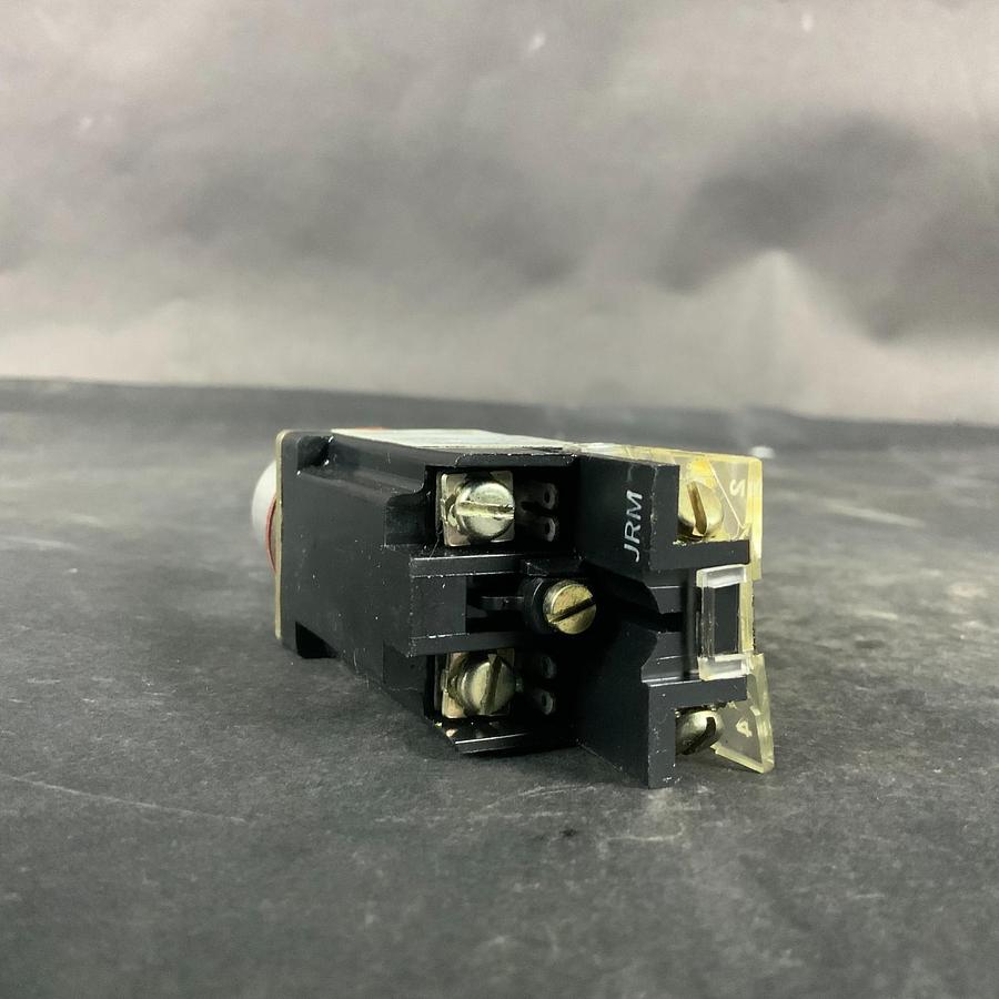 Used ALLEN BRADLEY 800MR-PA16S GREEN PILOT LIGHT ($17 OBO)