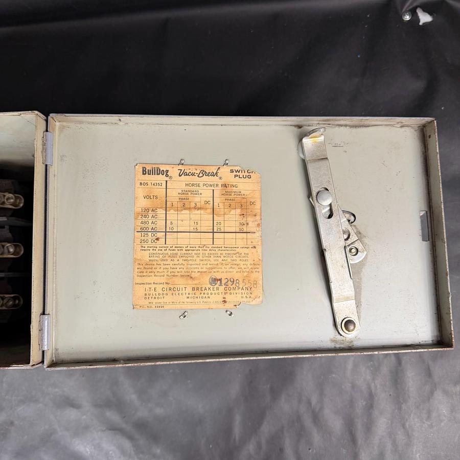 Used ITE BOS14352 SWITCH PLUG