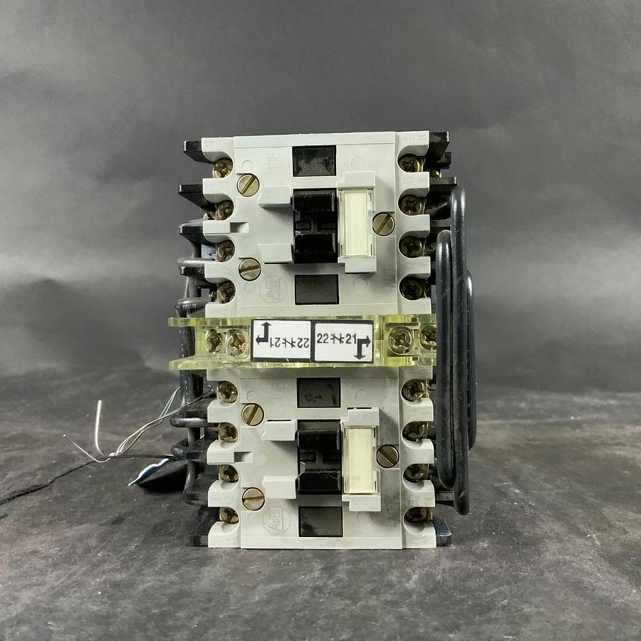 Used ALLEN BRADLEY CONTACTOR 104–A09ND3 ($75 OBO)
