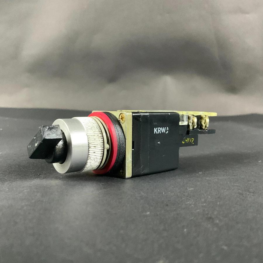 Used ALLEN BRADLEY 800MR-HX2B SELECTOR SWITCH ($20 OBO)