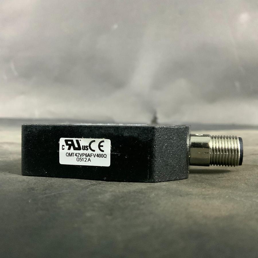 BANNER QMT42VP6AFV400Q ADJUSTABLE FIELD SENSOR ($60 OBO)