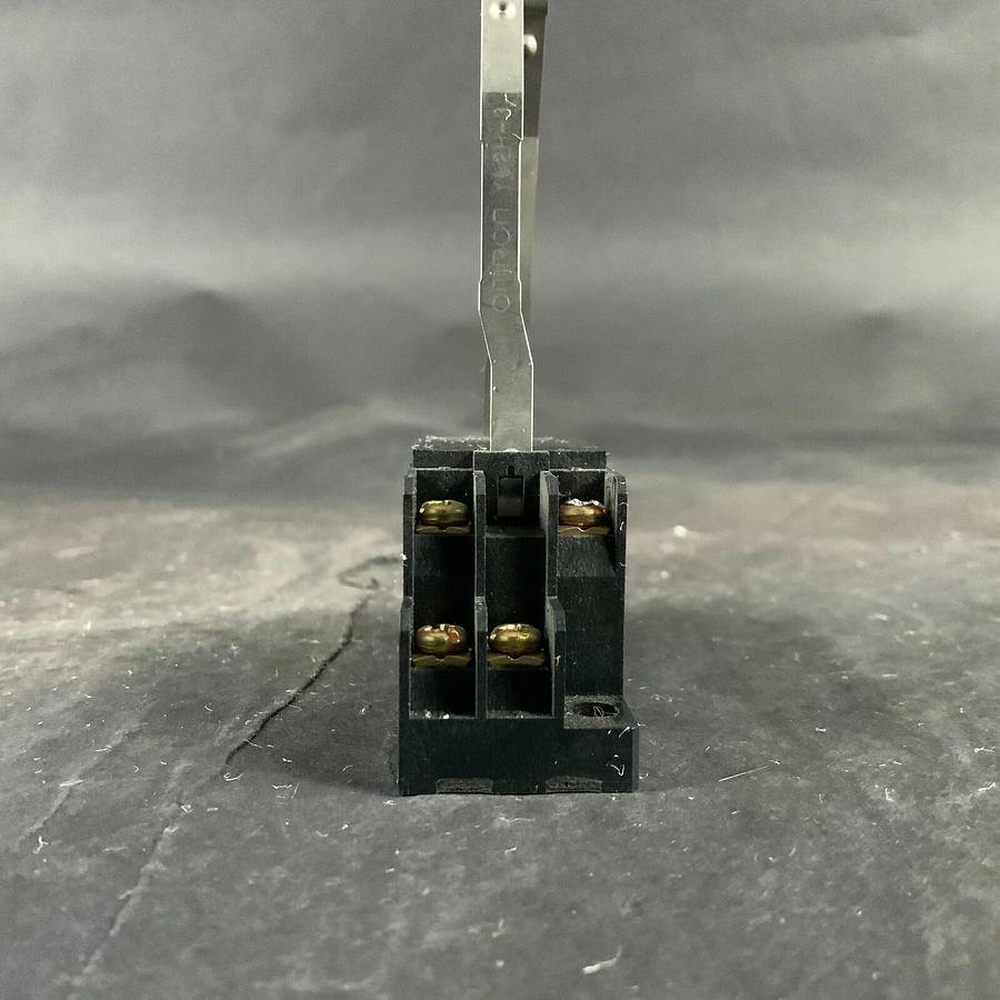 Used OMRON PYF08A RELAY SOCKET ($5 OBO)