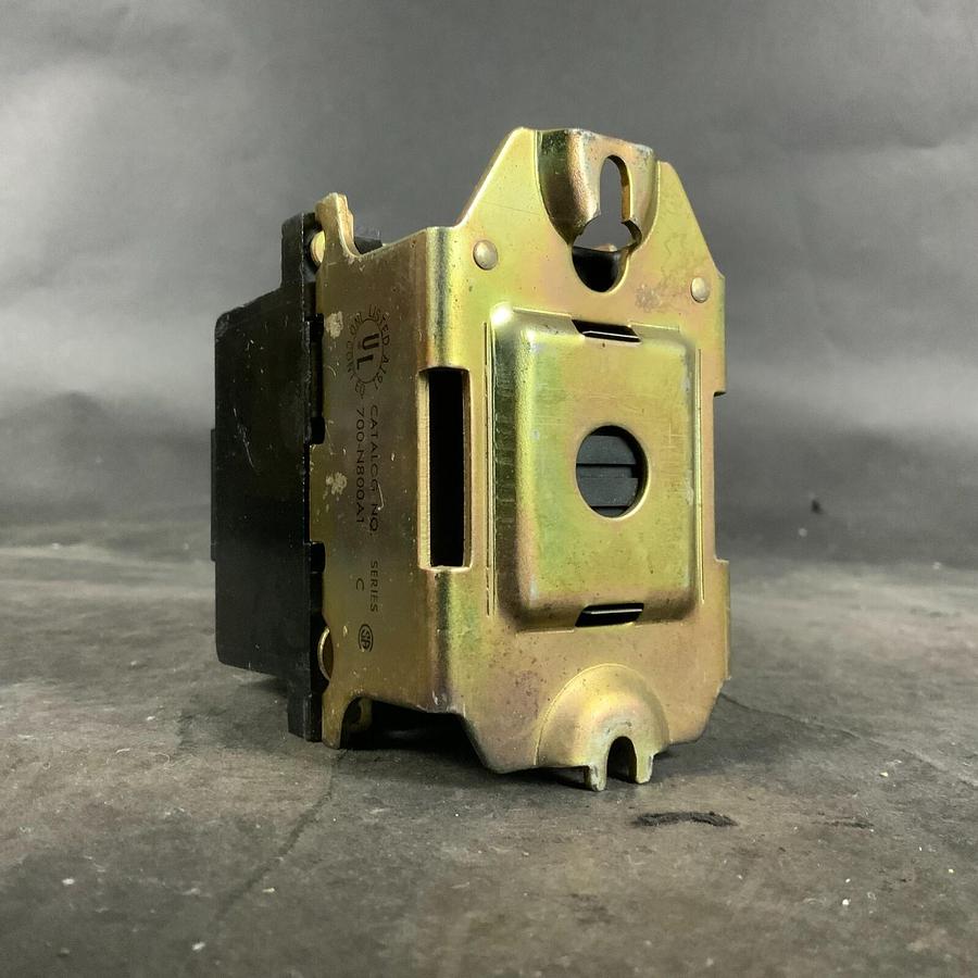 Used ALLEN BRADLEY 700-N800A1 SERIES C INDUSTRIAL RELAY ($15 OBO)