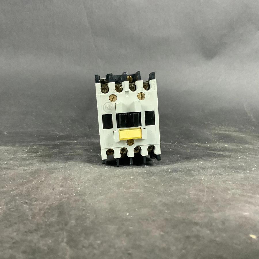 Used ALLEN BRADLEY 509-TOD B 110/120V CONTACTOR ($15 OBO)