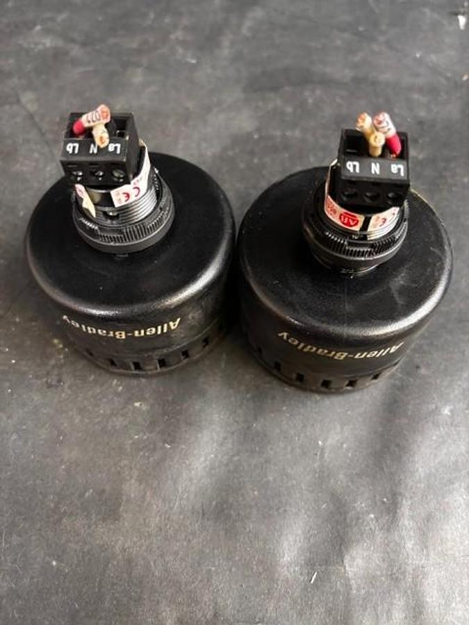 Used ALLEN BRADLEY 855P-B10LE22 PANEL MOUNT SOUNDER - GROUP OF 2 ($89 OBO)