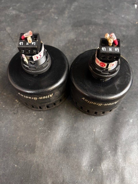 Used ALLEN BRADLEY 855P-B10LE22 PANEL MOUNT SOUNDER - GROUP OF 2 ($89 OBO)