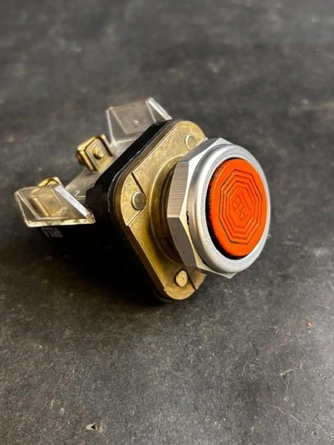 Used ALLEN BRADLEY 800T-A SERIES T ORANGE PUSHBUTTON SWITCH ($13 OBO)