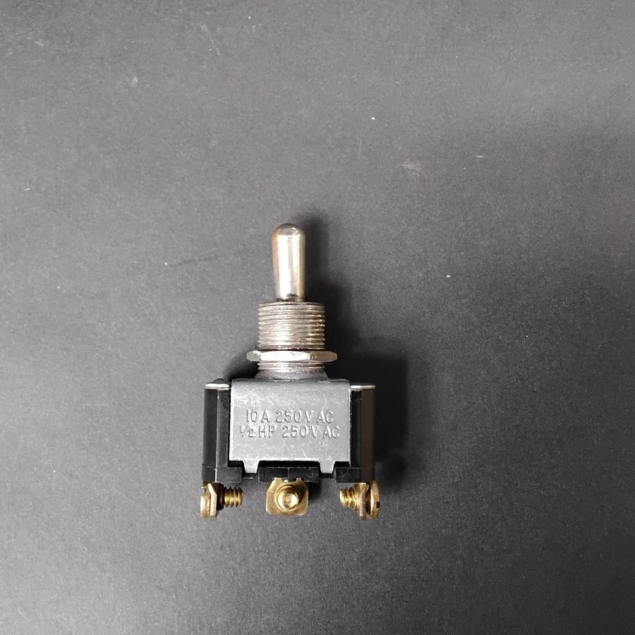 Used CARLING 250VAC 1/2 HP MINIATURE TOGGLE SWITCH ($5.50 OBO)