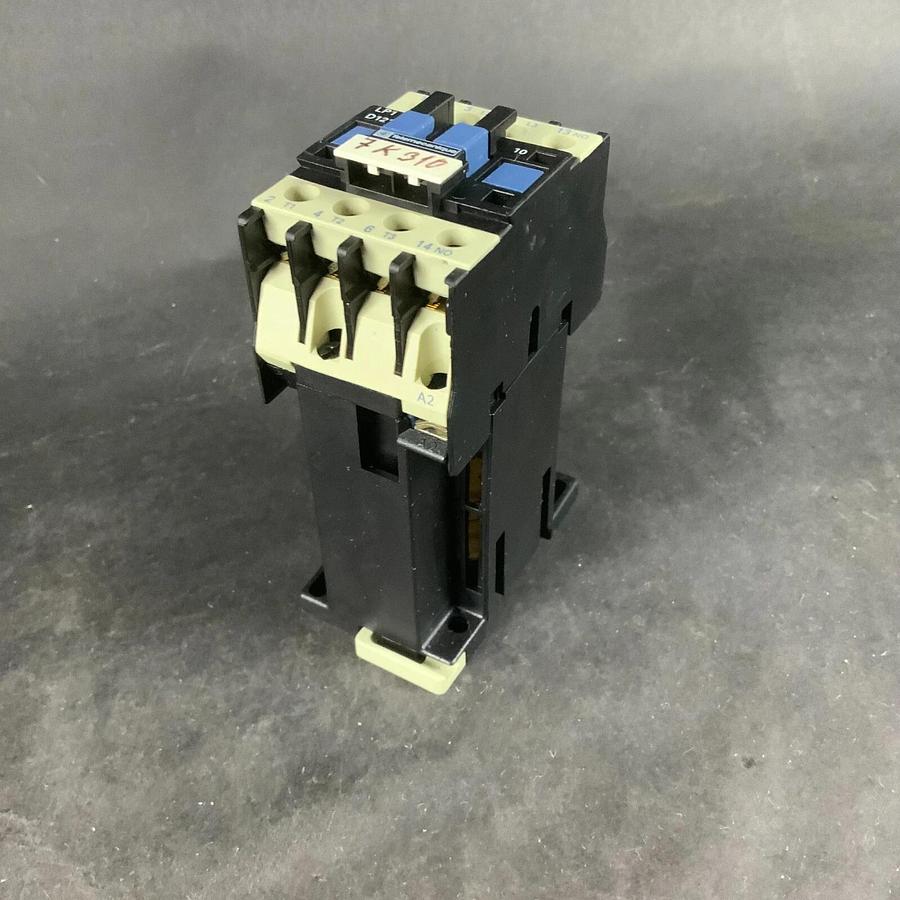 Used TELEMECANIQUE LP1-D1210-BD CONTACTOR ($20 OBO)