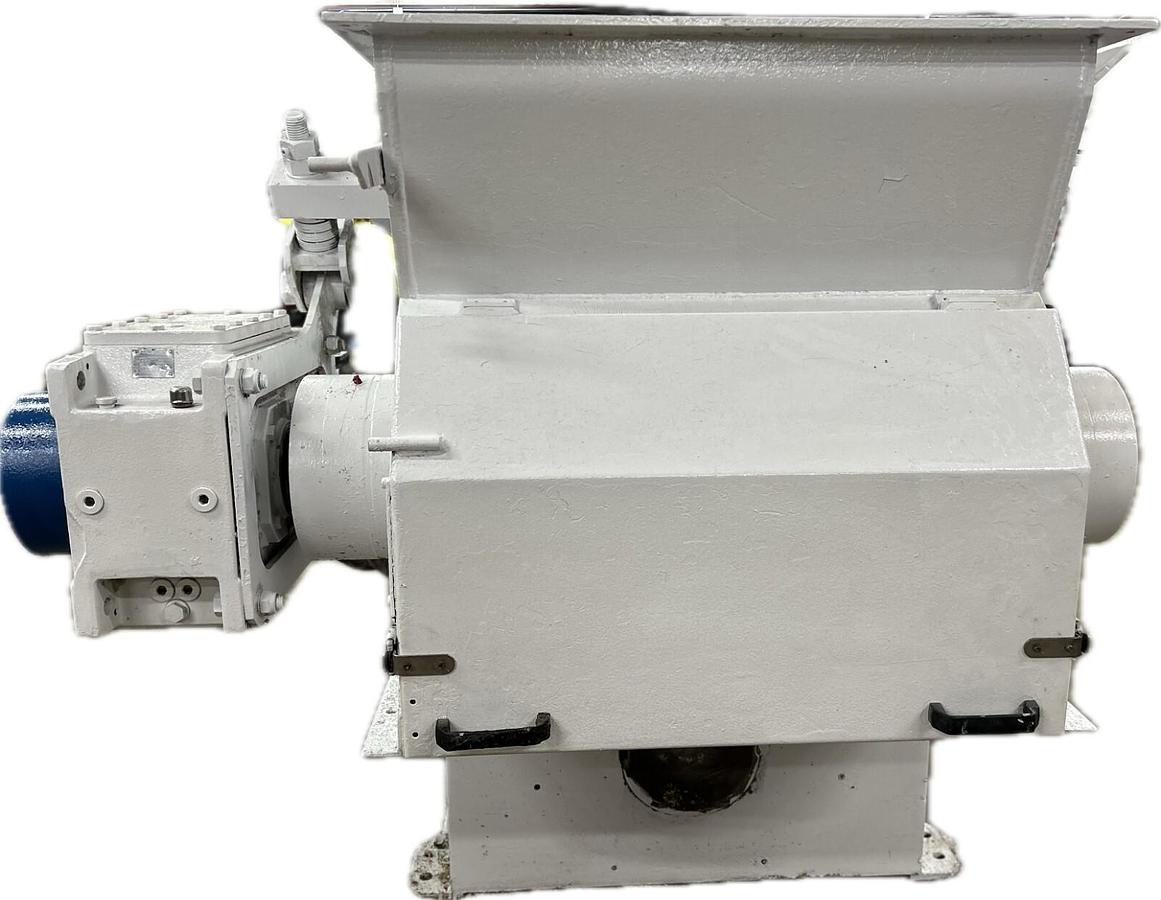 Used 2004 Vecoplan Hydraulic Grinder/Shredder RG32XLM - W/ FREE HYD PACK!