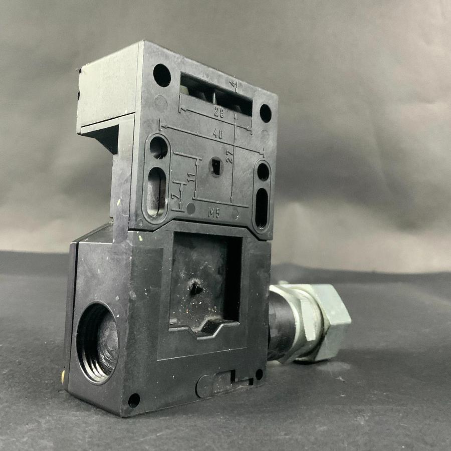 Used SCHMERSAL AZ16-12ZVRK SAFETY INTERLOCK SWITCH ($35 OBO)