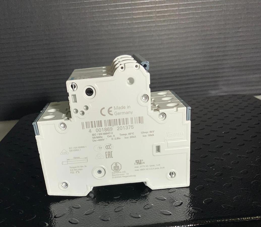 SIEMENS 5SY4313-5 ($105.59/EACH OBO)