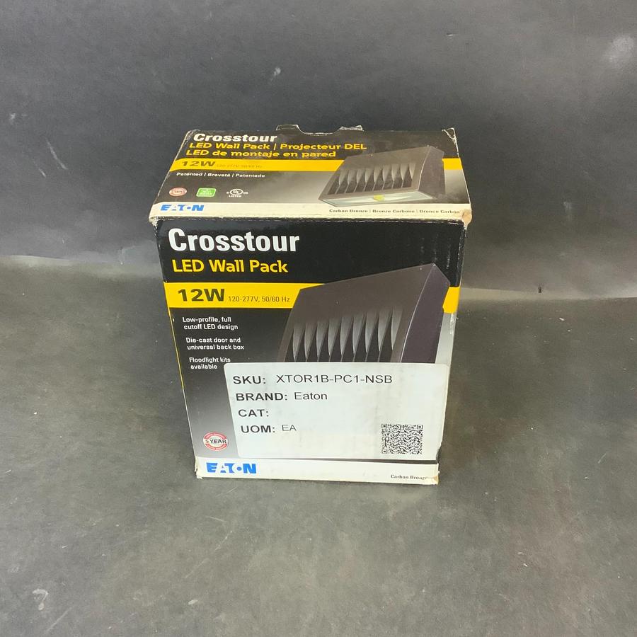 Used EATON XTOR1B-W-PC1 CROSSTOUR LED WALL PACK ($100 OBO)