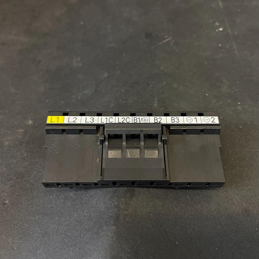 Used YASKAWA D-3900 - TERMINAL BLOCK