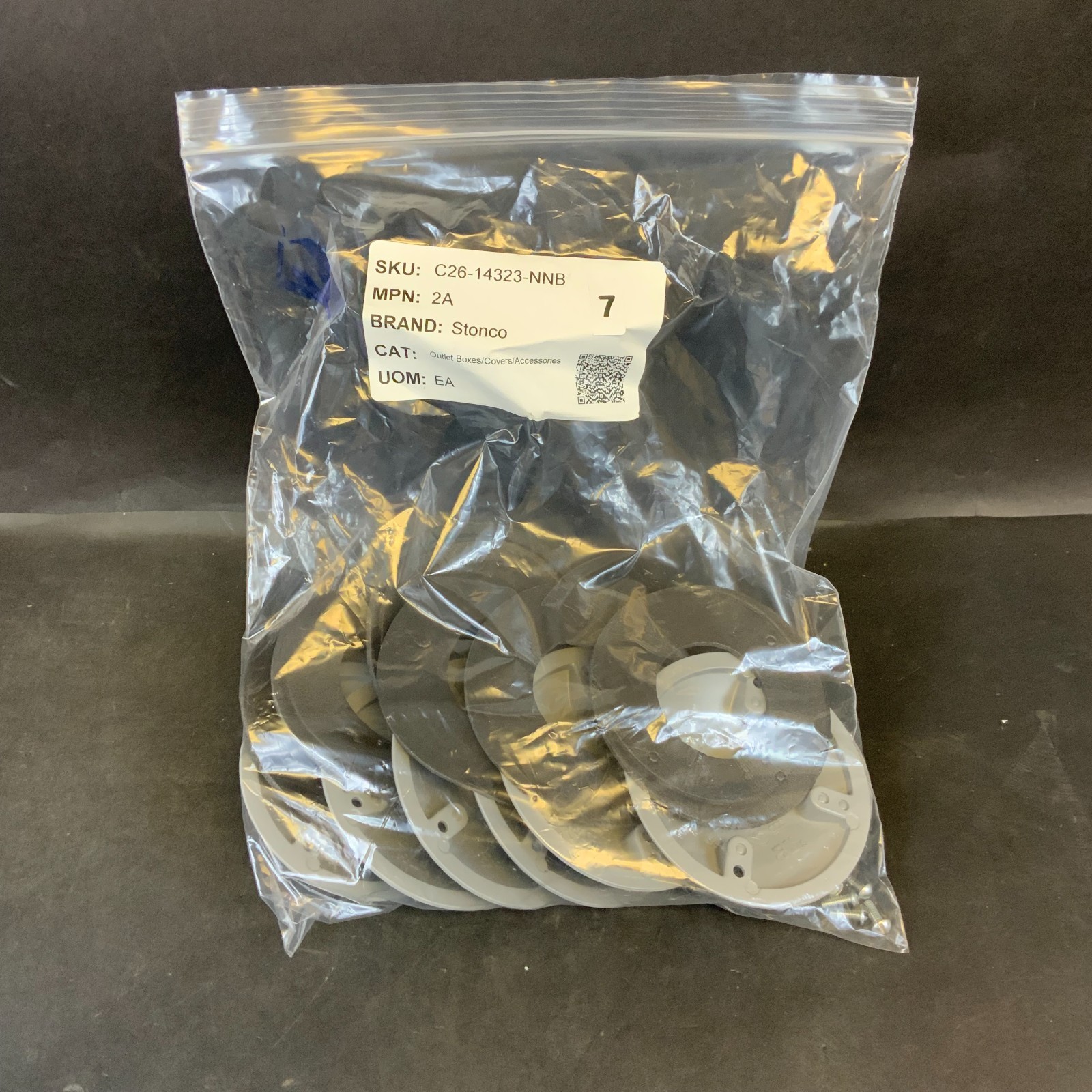 Used STONCO 2A 3/4” ALUMINUM ROUND COVER - SET OF 7 ($50 OBO)