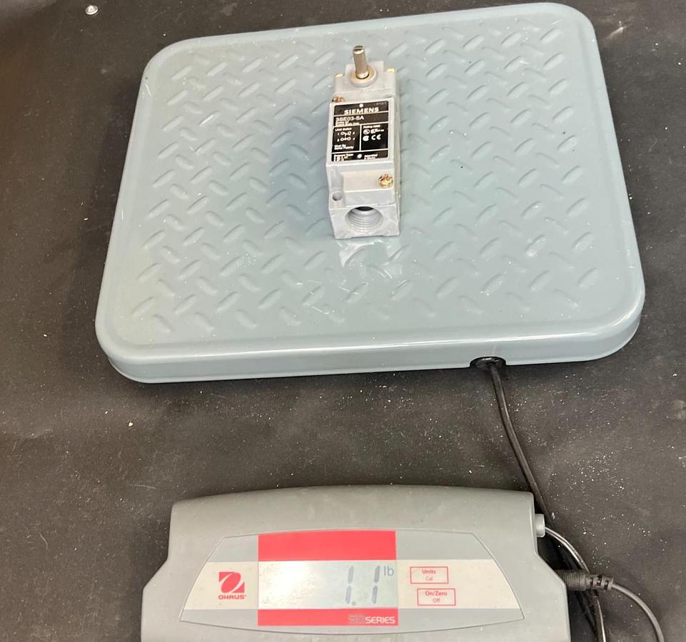 Used SIEMENS 3SE03-SA LIMIT SWITCH BODY ONLY SERIES A2 A600 MACHINE CONTROL