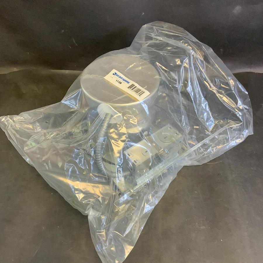 Used SEA GULL LIGHTING 1128 INCANDESCENT AIRTIGHT HOUSING - PACK OF 6 ($70 OBO)
