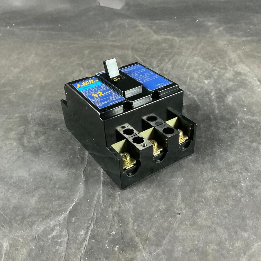 Used MITSUBISHI MB30-CB 32A MOTOR BREAKER ($15 OBO)