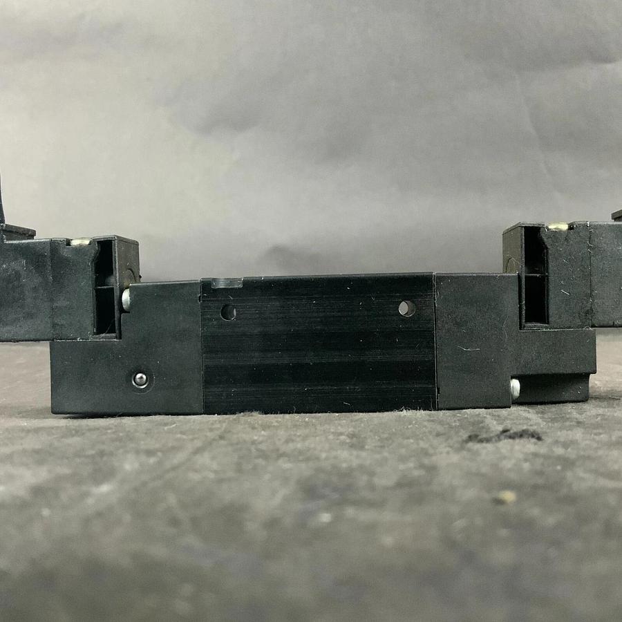 Used PARKER B320BB549C SOLENOID VALVE ($90 OBO)