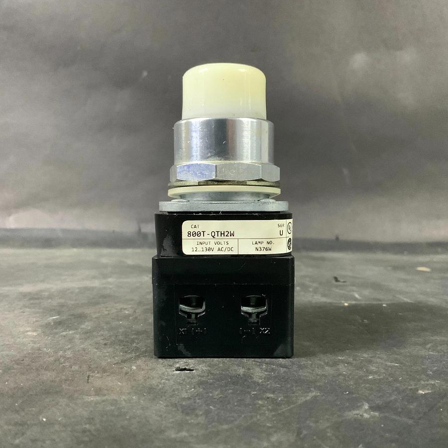 Used ALLEN BRADLEY 800T-QTH2W WHITE PUSH BUTTON ($50 OBO)