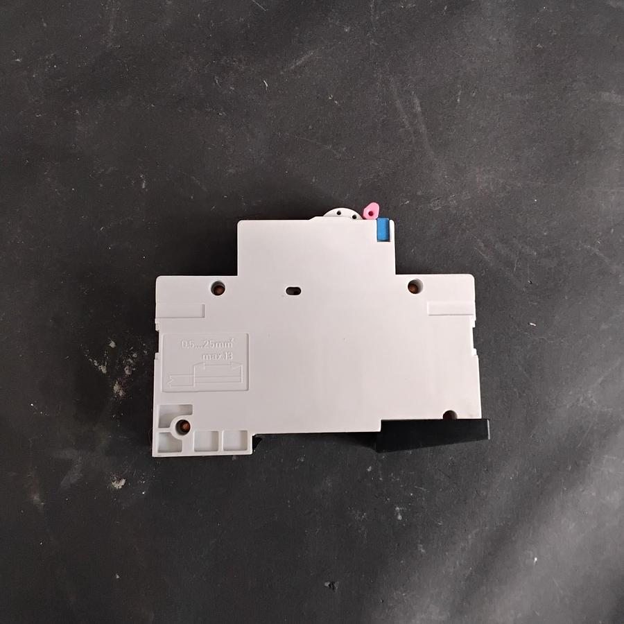 Used OEZ LSNC2 CIRCUIT BREAKER ($7 OBO)