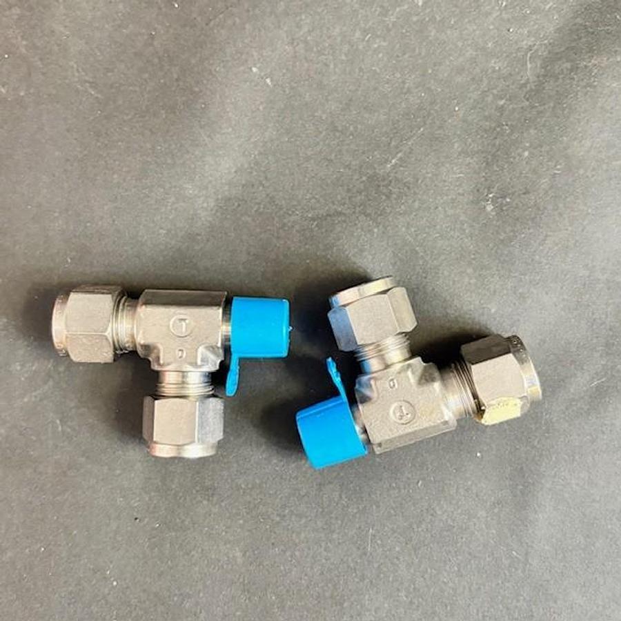 Used TYLOK 316-D1 RUN TEE FITTING 2PCS