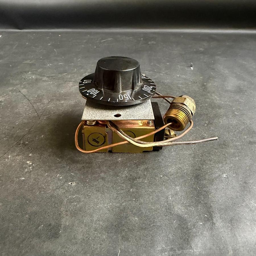 Used ROBERTSHAW K-229-36 THERMOSTAT ($50 OBO)