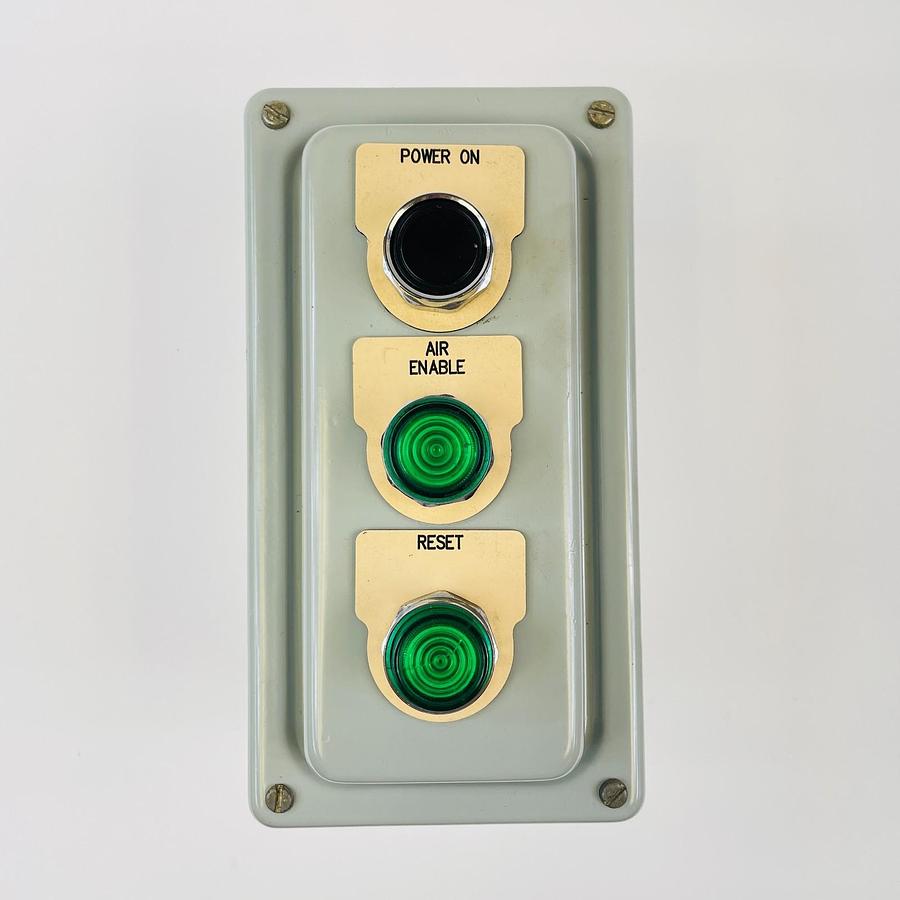 Used HOFFMAN A-845DSC 3-HOLE PUSHBUTTON STATION IDEC ABW1100 ALW212611 SWITCHS