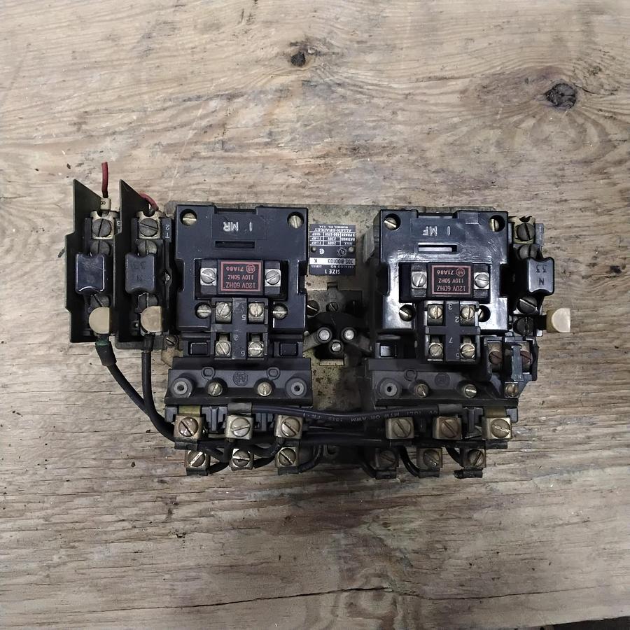 Used ALLEN BRADLEY SIZE 1 705-B0D103 SER K DOUBLE-POLE REVERSING STARTER