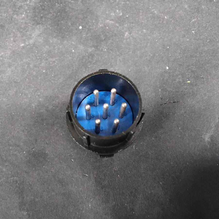 Used DDK 021-007 CABLE PLUG CONNECTOR 7-PIN ($4 OBO)