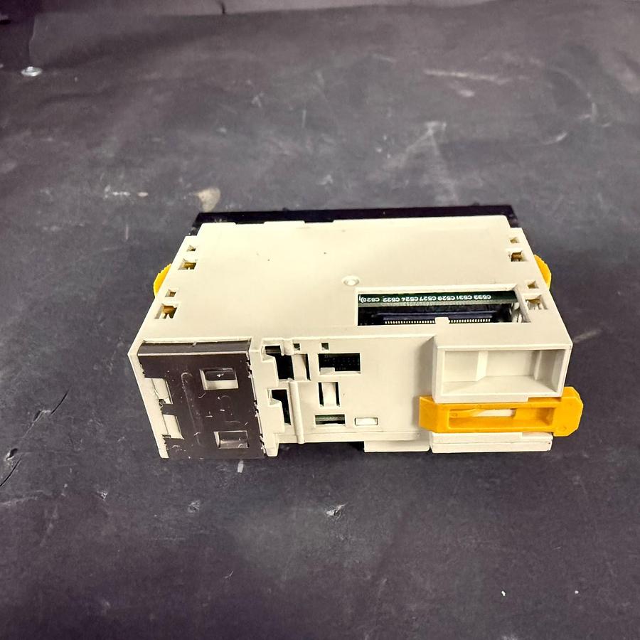 Used OMRON CJ1W-OD262 PLC OUTPUT UNIT ($45 OBO)