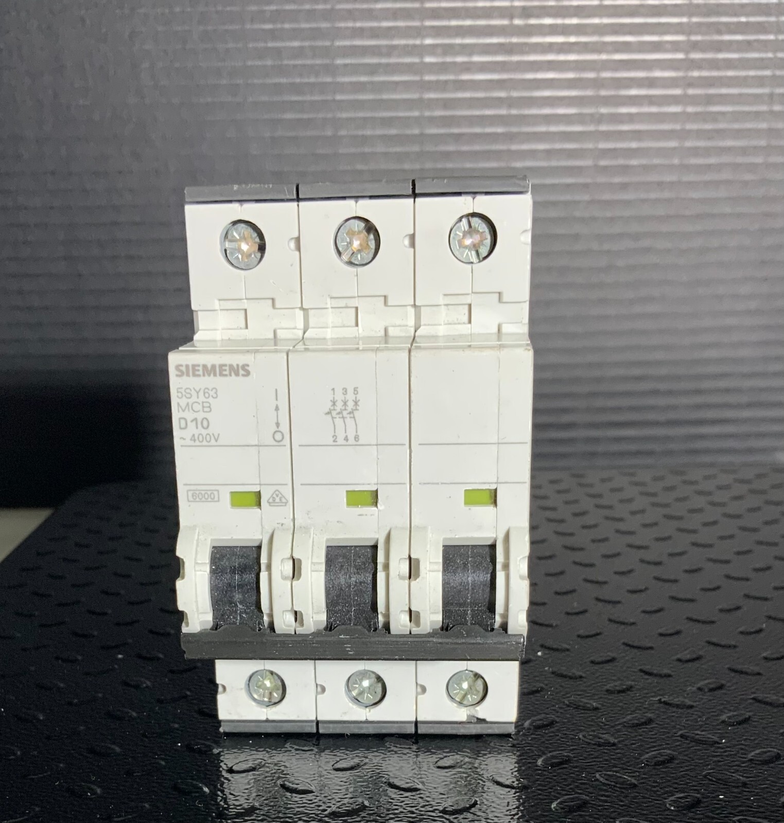 SIEMENS 5SY6310-8 ($98.99/EACH OBO)
