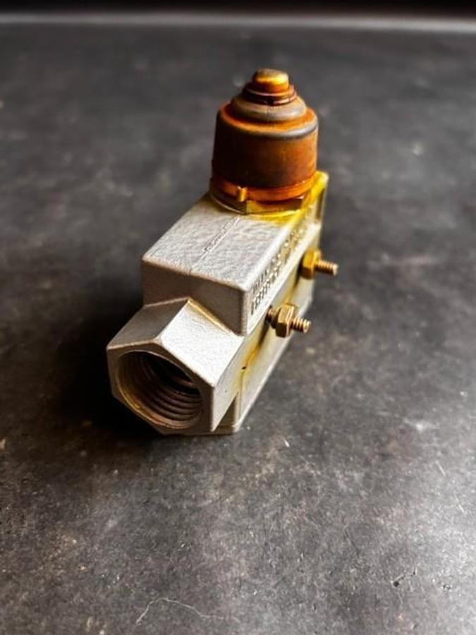 Used HONEYWELL MICROSWITCH DTE6-2RN LIMIT SWITCH ($25 OBO)