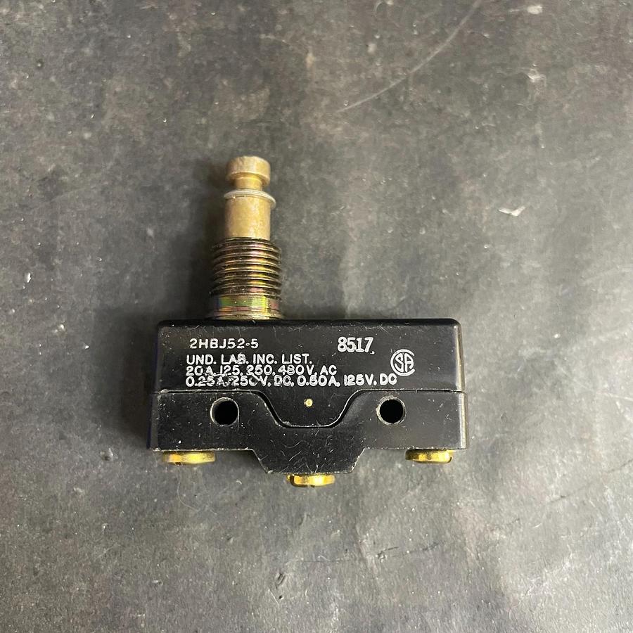 Used UNIMAX 2HBJ52-5 MICRO SWITCH