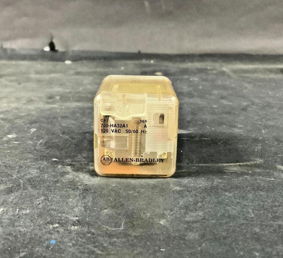 Used ALLEN BRADLEY 700-HA32A1 -SERIES A RELAY ($7 OBO)