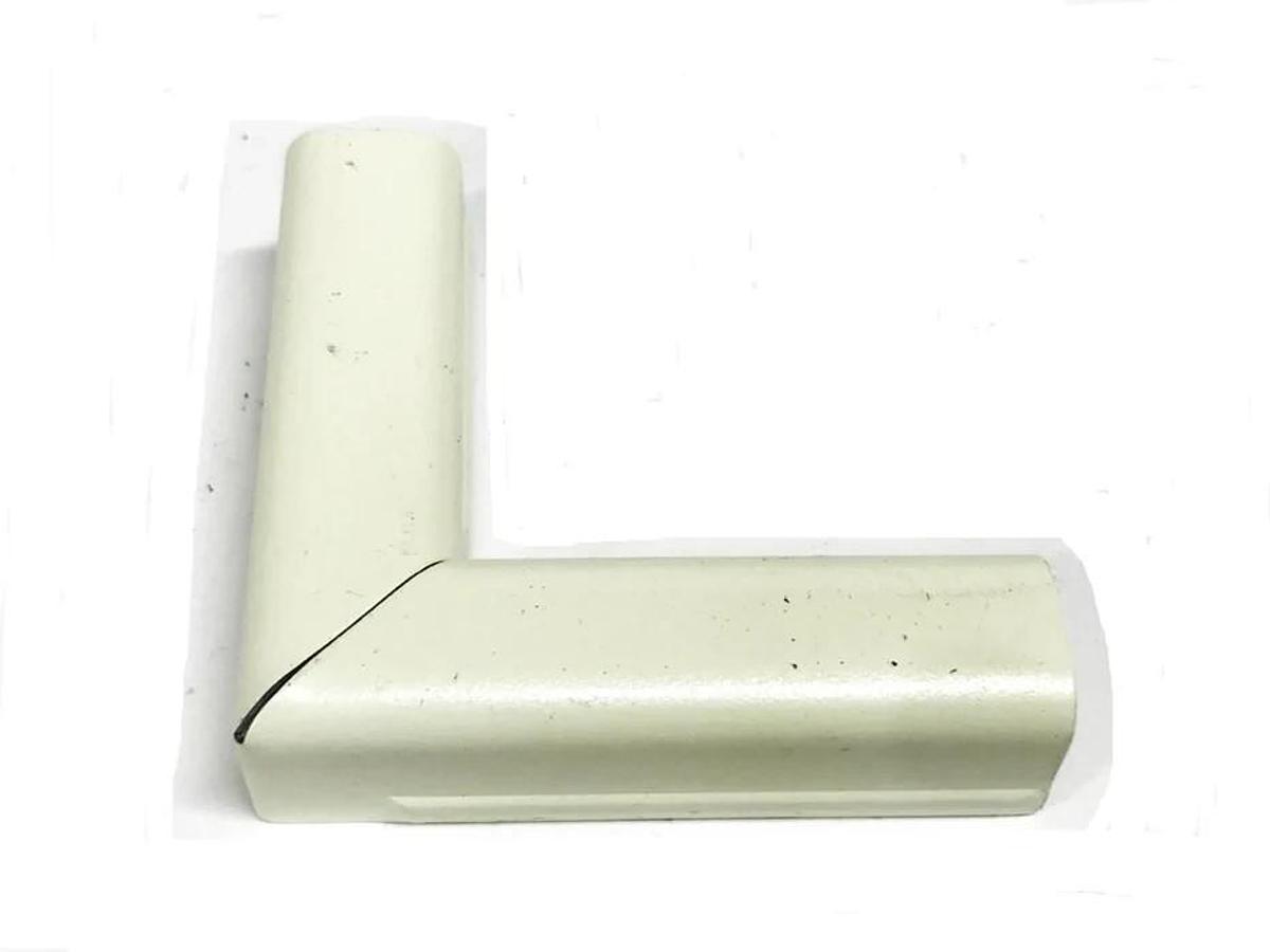 WIREMOLD V711 90 DEG FLAT ELBOW ($8 OBO)